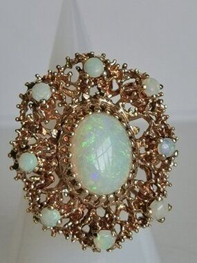 Fabulous Vintage 14 Kt Gold and Opal Ring.